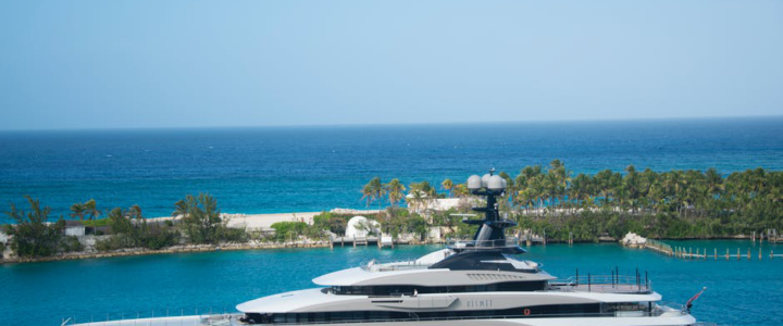 Reasons to Choose a Yacht Charter Instead of a Hotel Vacation