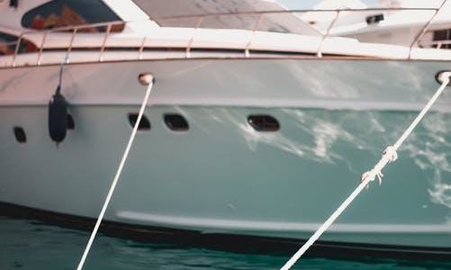 Luxury Yacht Charter Etiquette: Your Guide to On-Board Dos and Don’ts