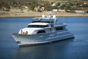 110-foot-luxury-yacht