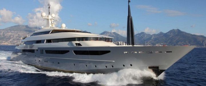 Why Crewed Yacht Charters Make Your Stay Worthwhile