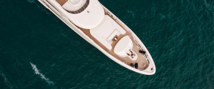 What To Look For When Chartering A Luxury Yacht