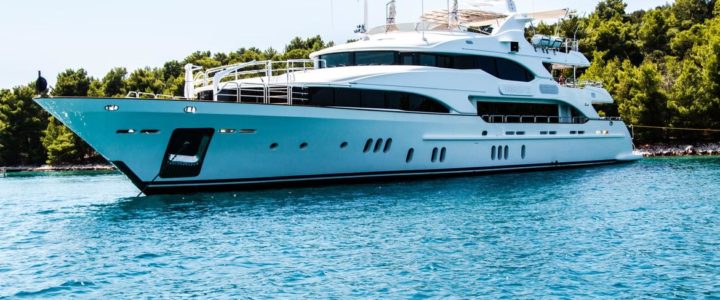Choosing the Right Private Yacht Charter Company: A Guide