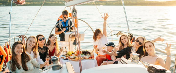 A Guide To Throwing a Party On a Luxury Yacht