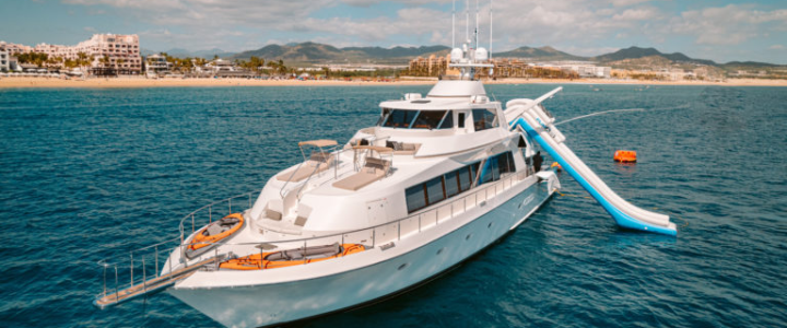 What to Expect When Chartering a 96ft Mardiosa Yacht