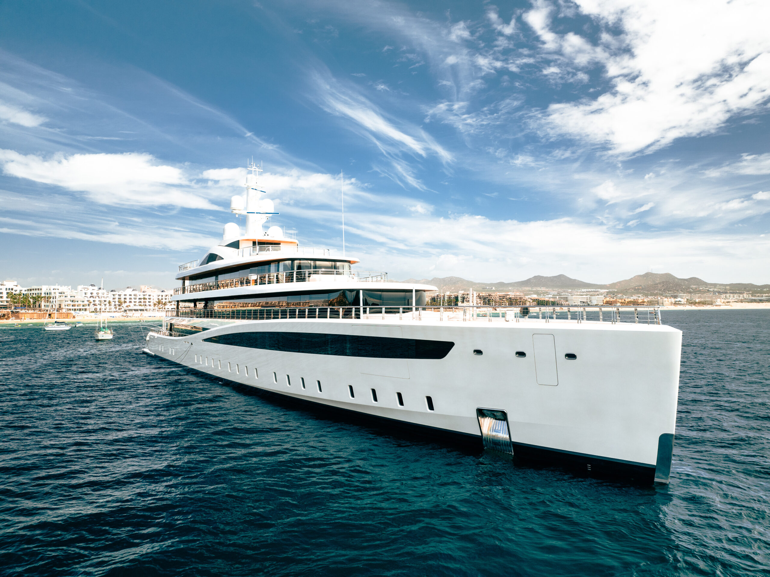 luxury yachts in cabo right now