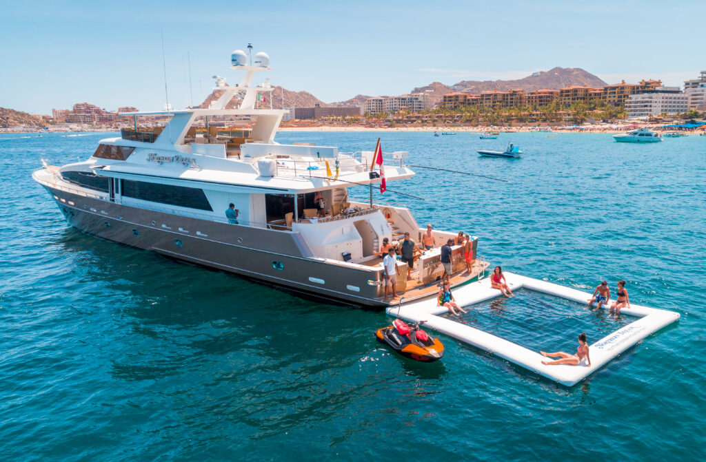 Private Yacht Charter in Los Cabos