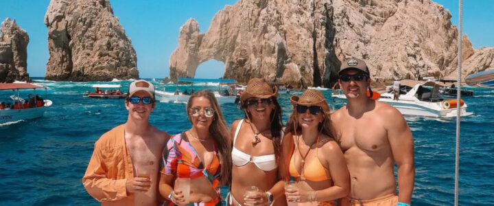 5 Ways a Yacht Charter Transforms Your Los Cabos Getaway