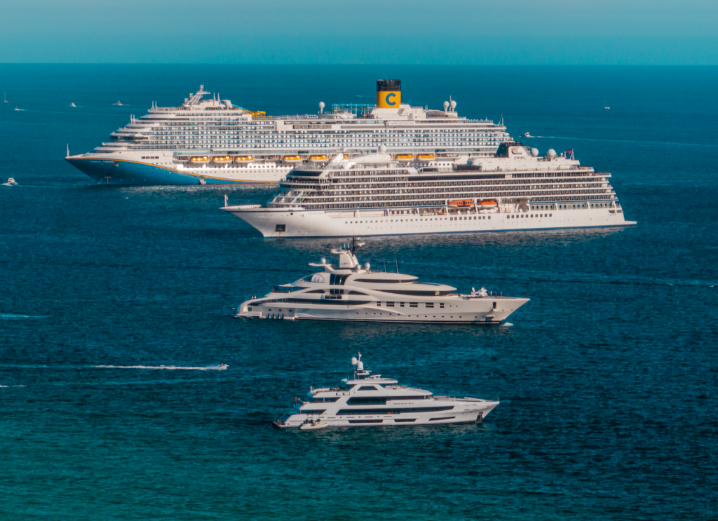 Mega yacht INFINITY in Cabo